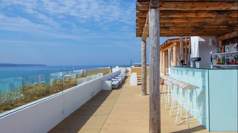 HM Tropical  Sky Bar