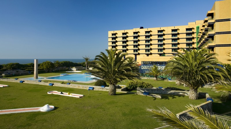 2 Nights Getaway with Dinner at Hotel Solverde