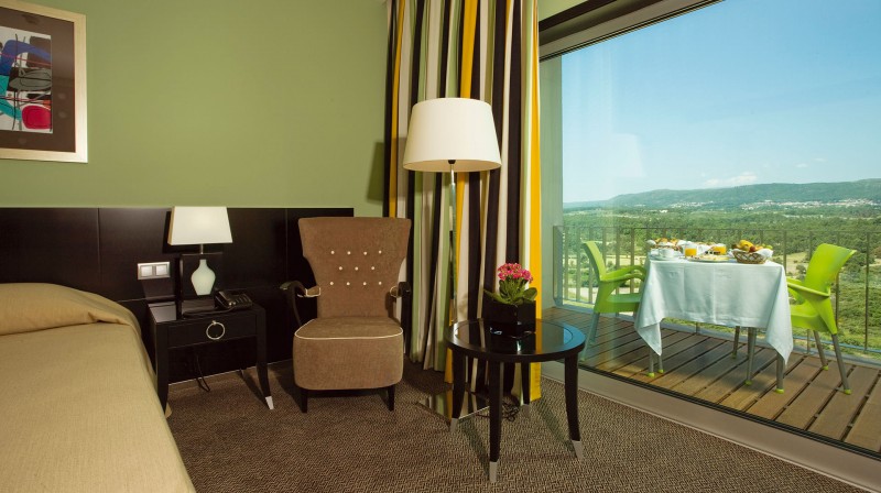 2 Nights Getaway with Dinner for two in Chaves