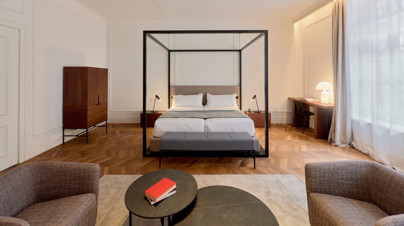 Kozmo Hotel Suites & Spa