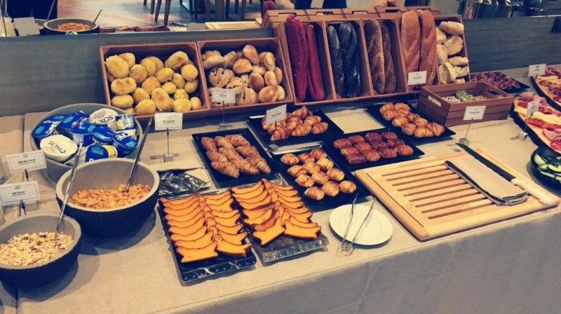 Neya Porto Hotel Brunch