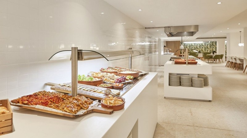 hm dunas blancas buffet con comida