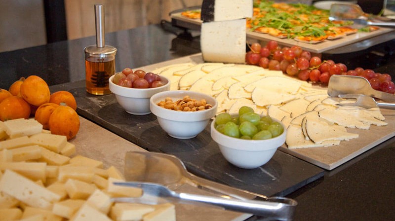 hm tropical desayuno