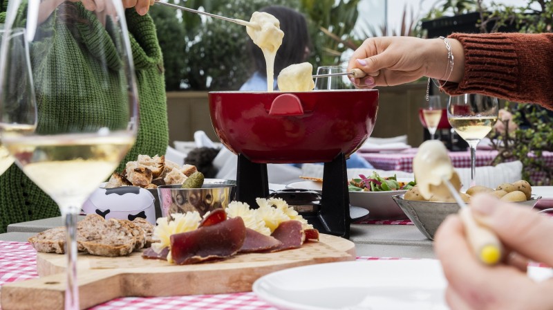 fondue exterior zoom