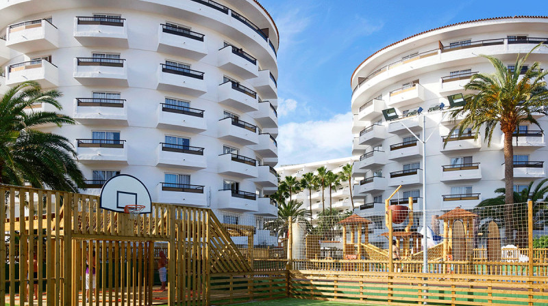 Servatur Waikiki Hotel
