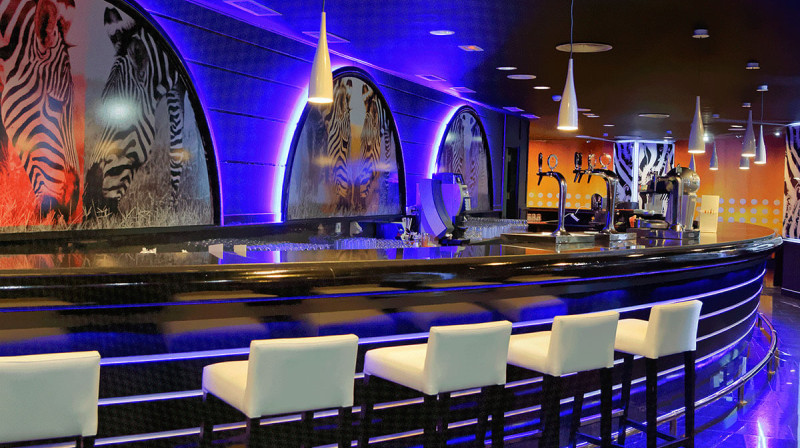 Servatur Waikiki Bar