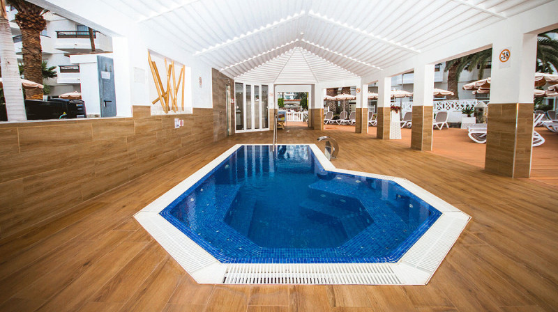 Servatur Waikiki Jacuzzi