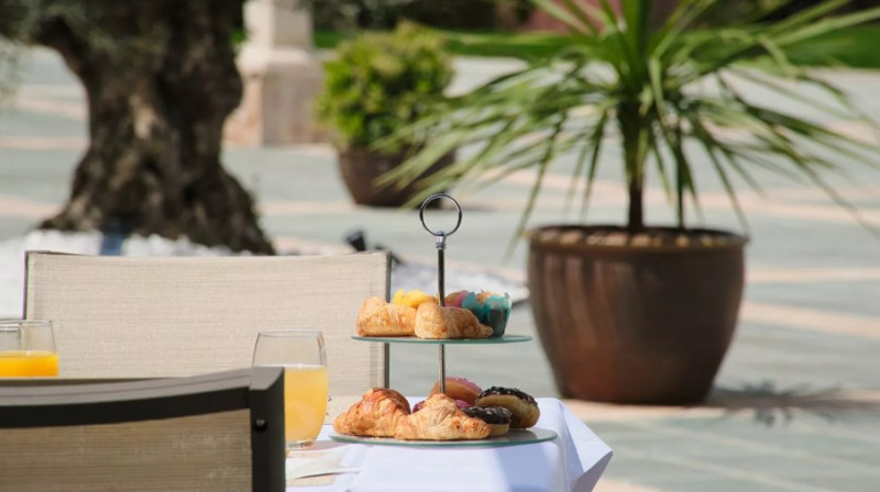 Villa Nazules Gastronomia