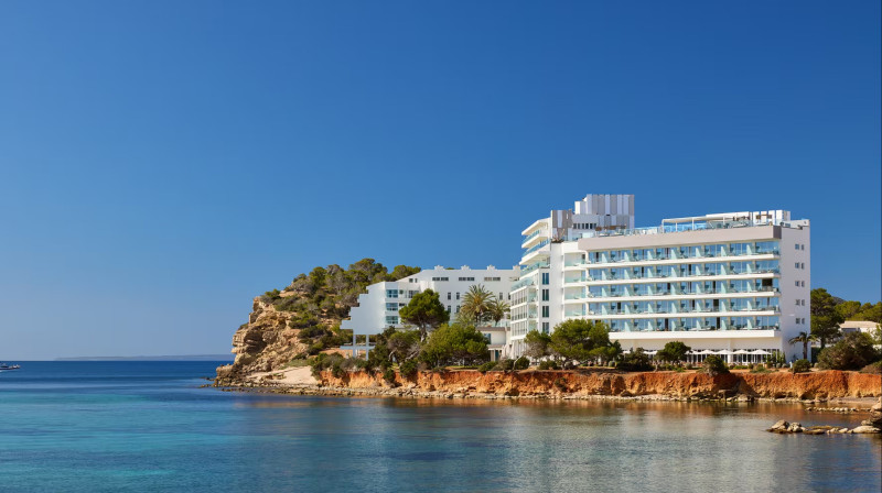 Day Pass con Cama Balinesa & 100€ de crédito para dos