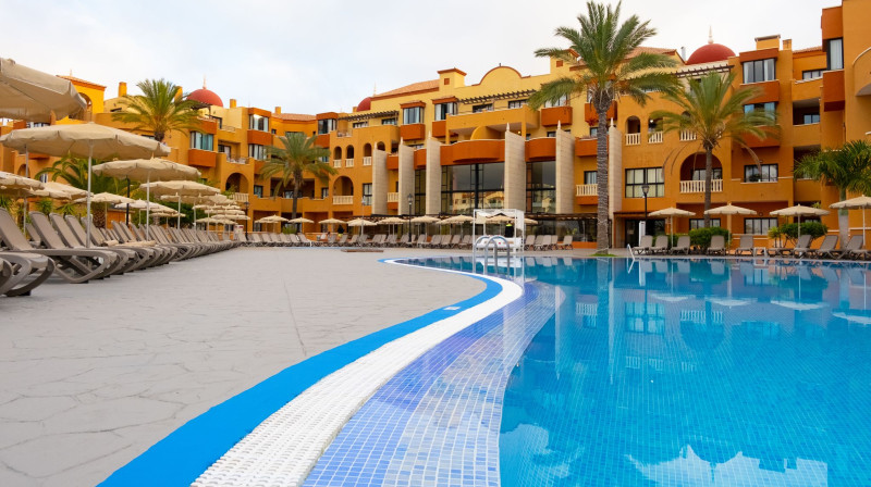 Grand Muthu Piscina