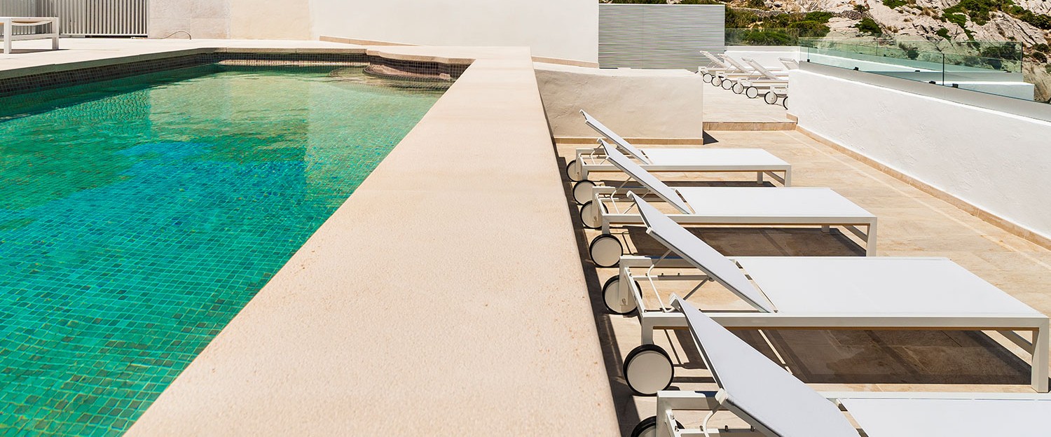 mejor hotel en cala san vicente