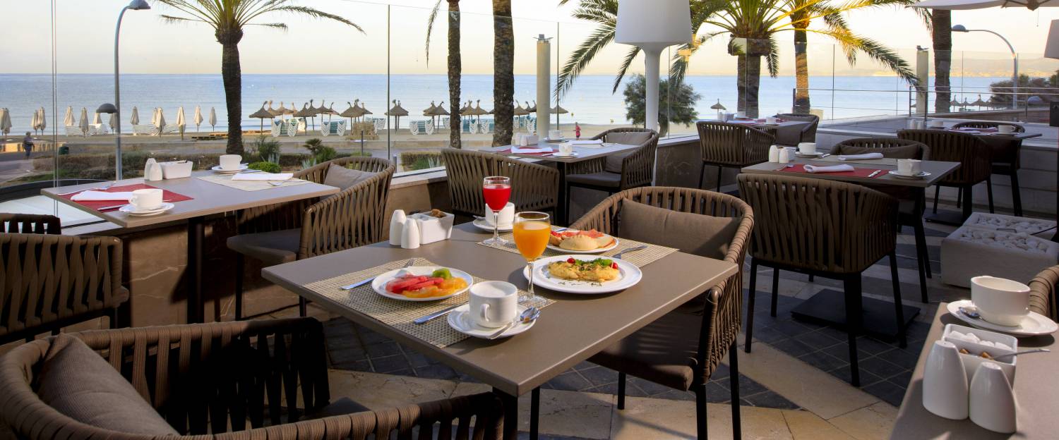 front line sea restaurant in playa de palma