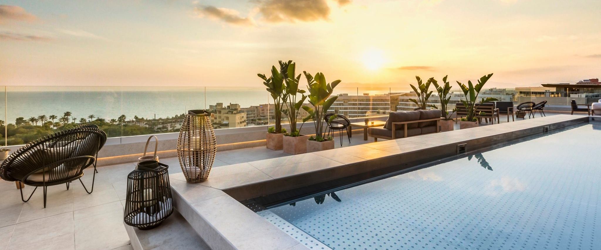 Llaut Palace sunset