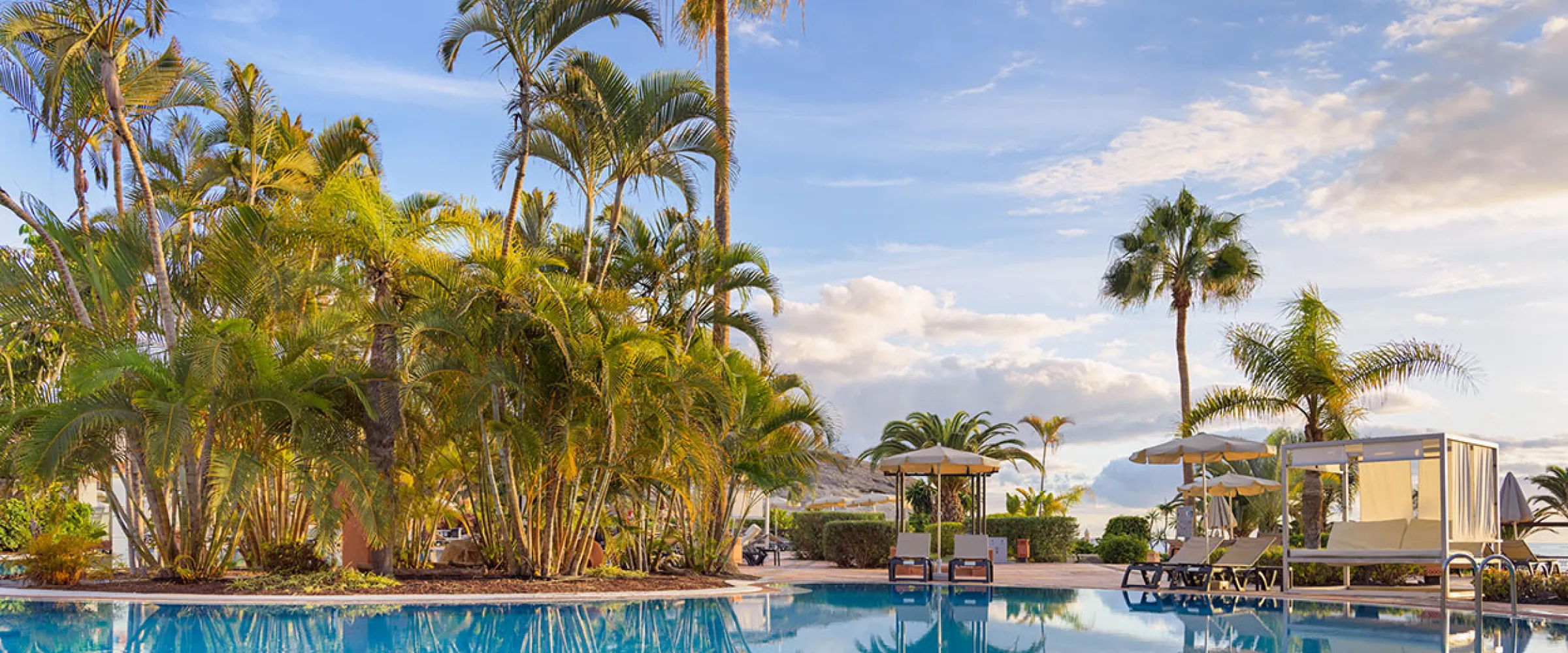 Deluxe Pool Day Pass with Lunch