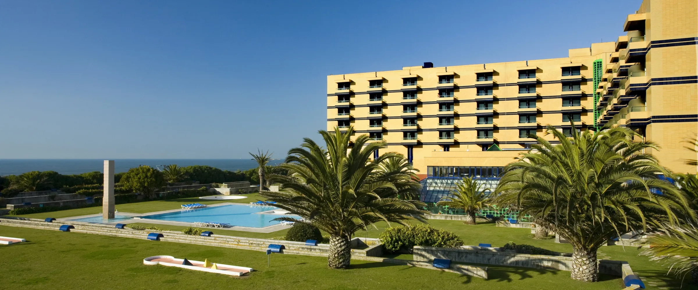 2 Nights Getaway with Dinner at Hotel Solverde