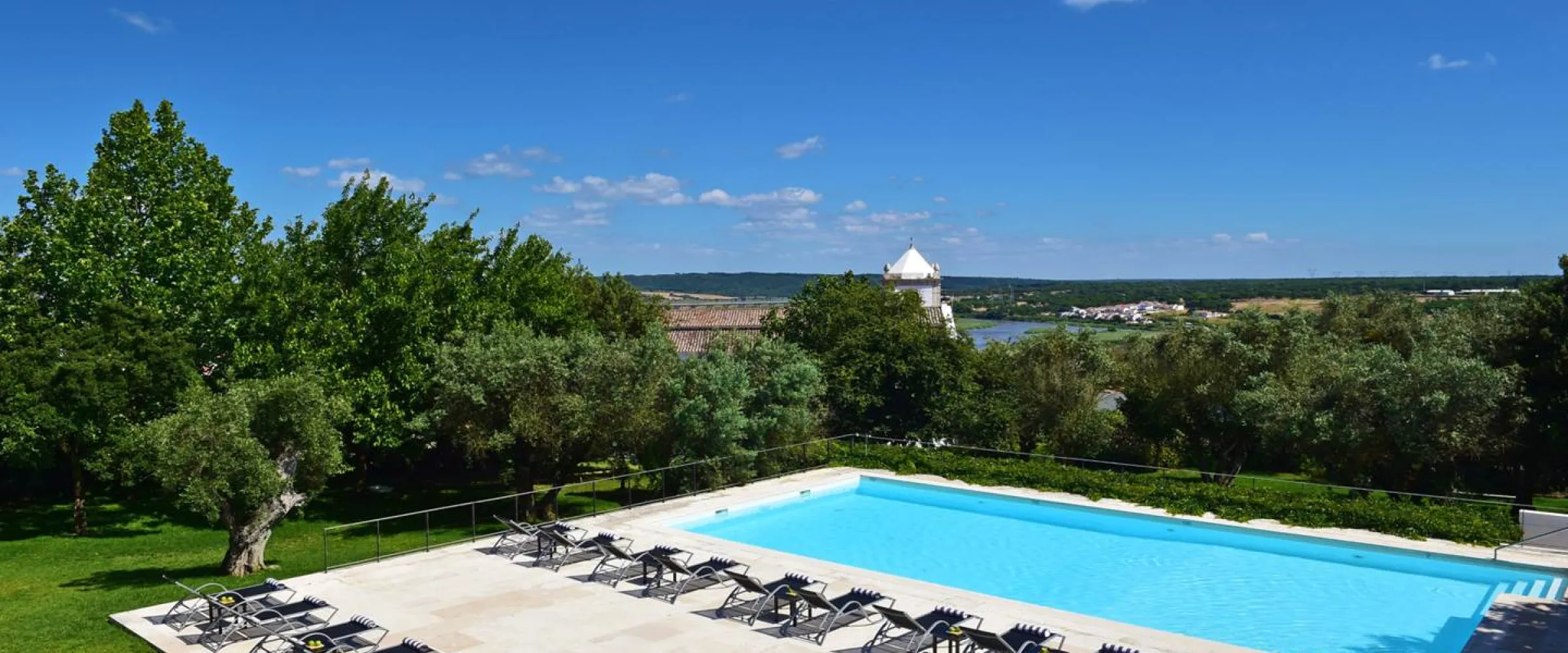 Hotel Pool