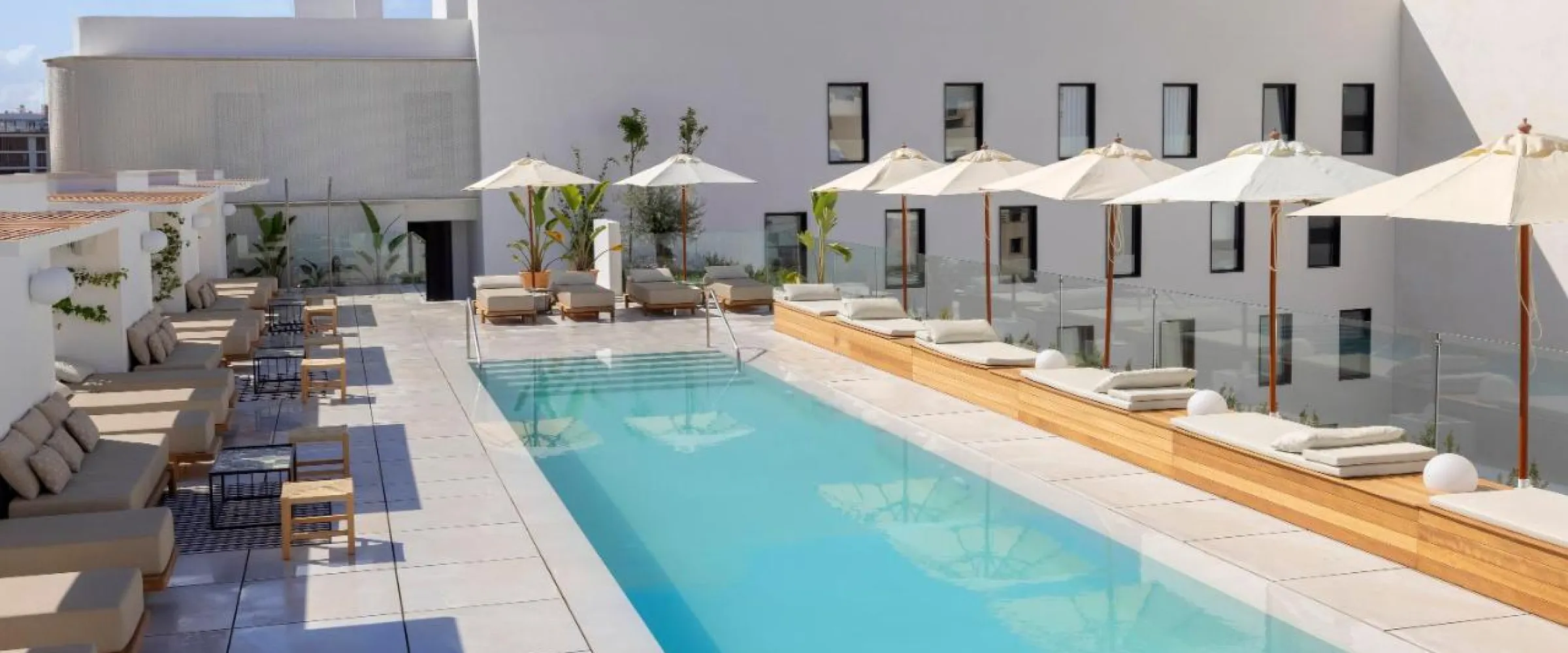 Hotel Pool
