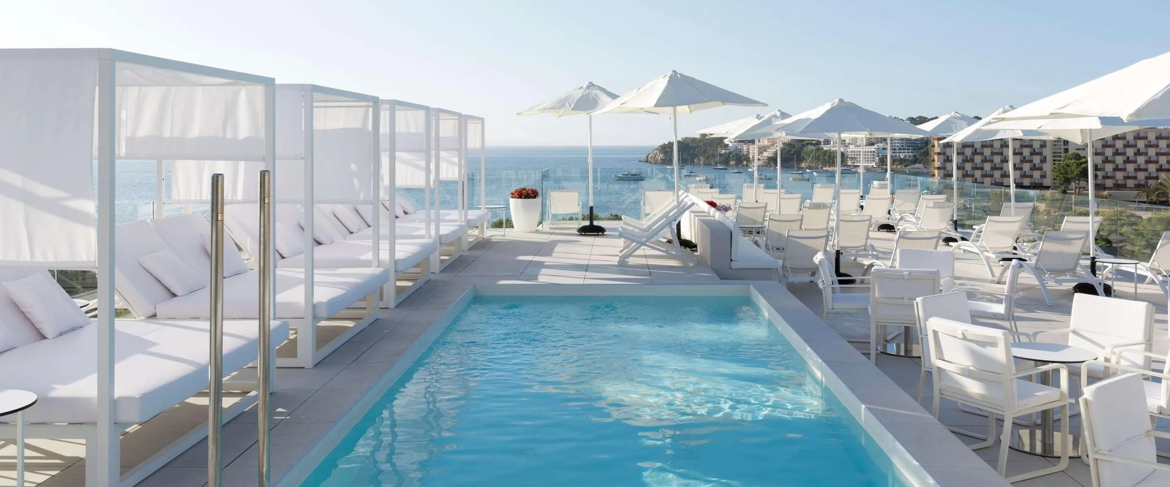 Piscina Reverence Mare