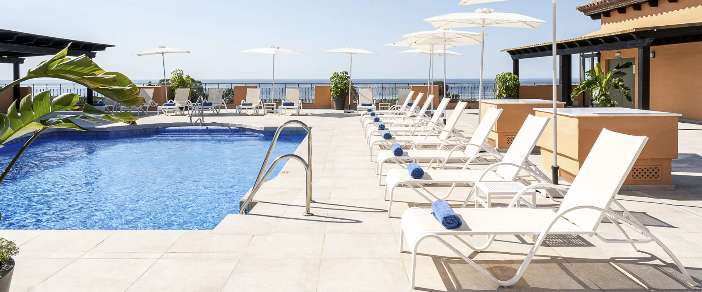 globales paraiso beach rooftop
