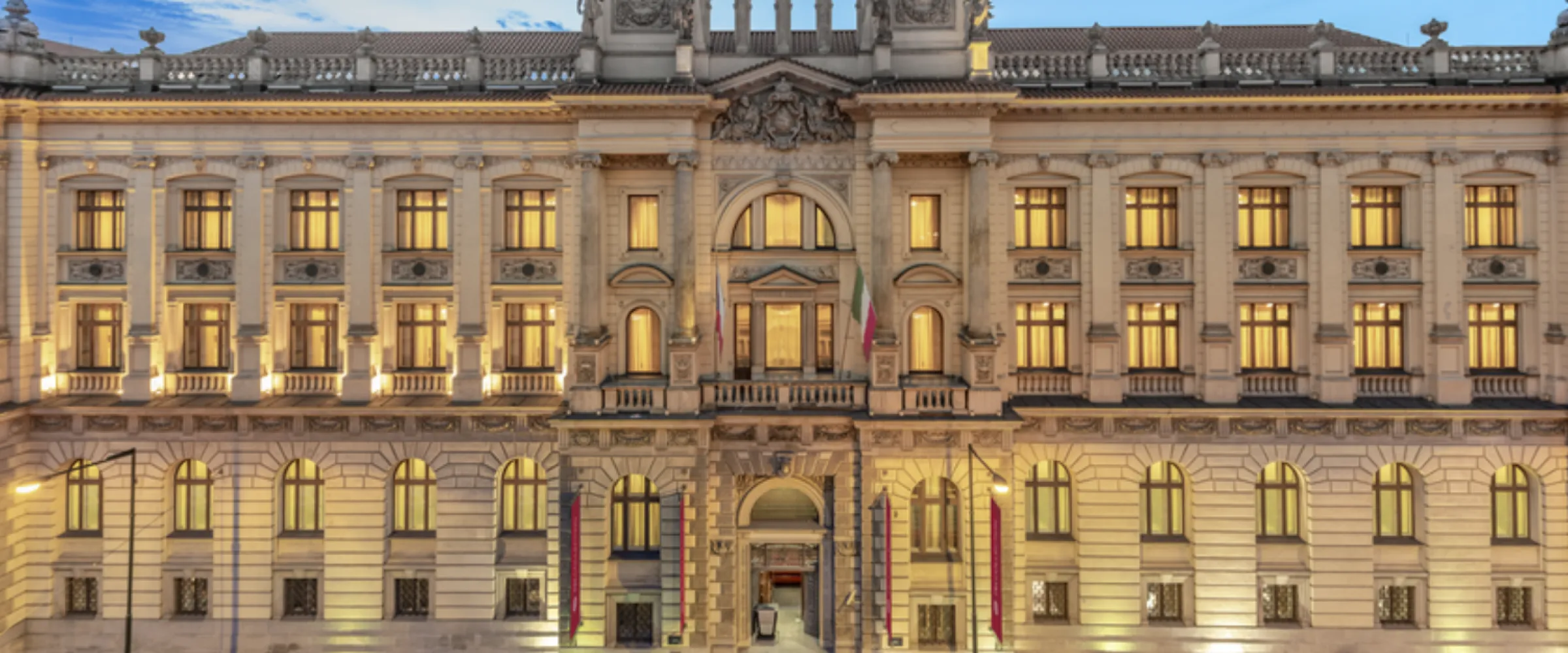 Façade Carlos IV