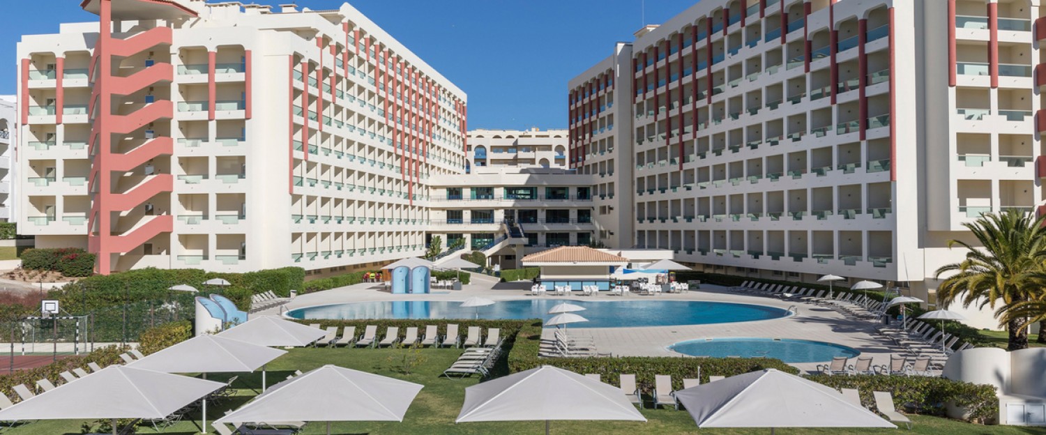 ukino hotels piscina