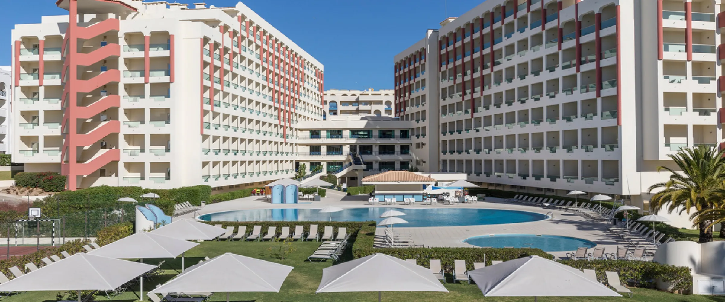 ukino hotels piscina
