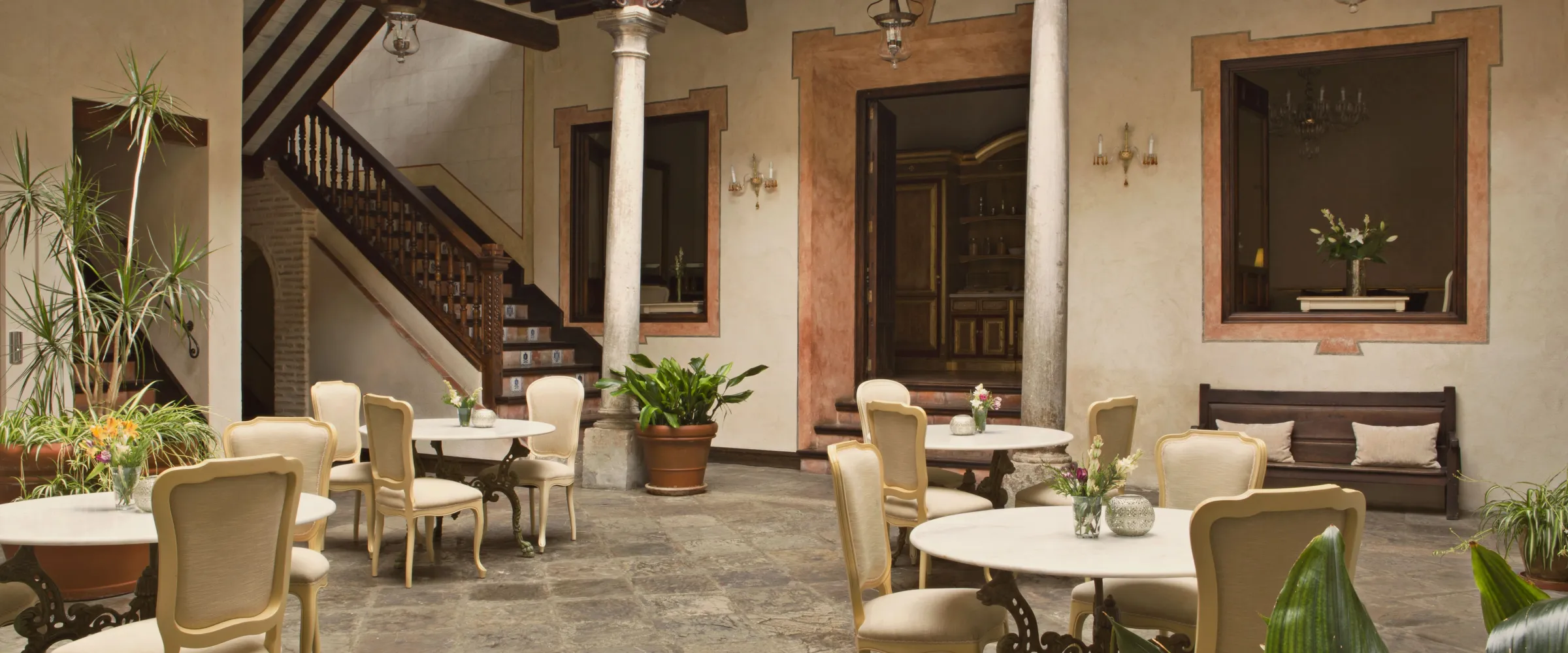 Hotel 1800