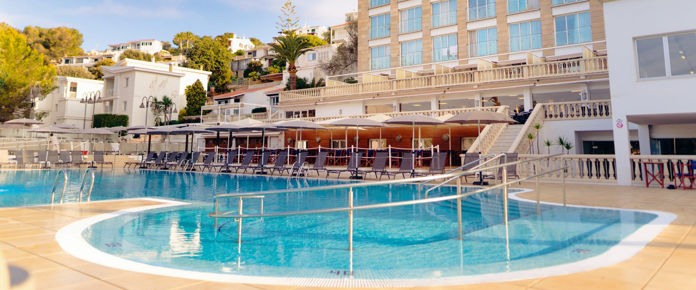 Minura Cala Galdana Piscina