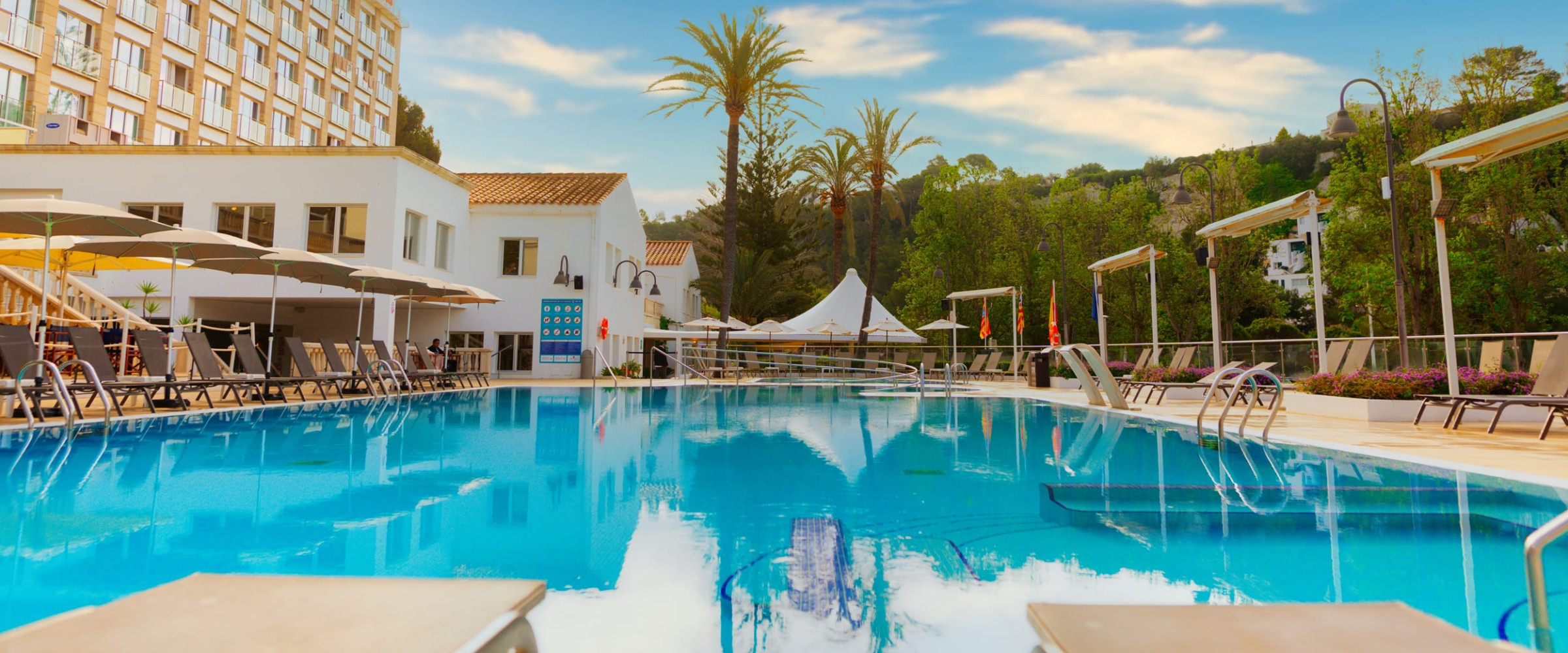 Minura Cala Galdana Piscina