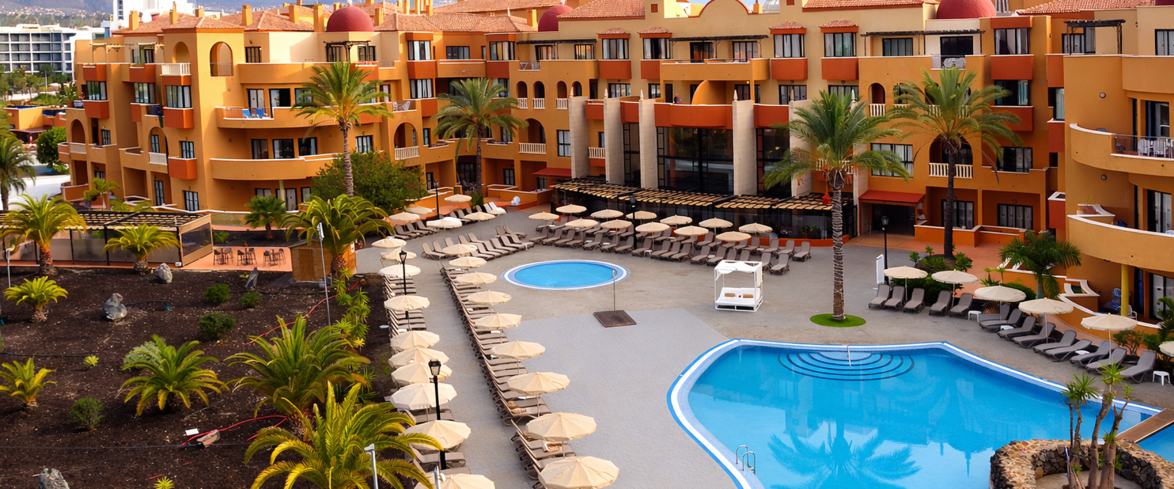 Grand Muthu Piscina